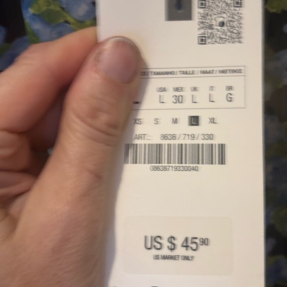 NWT ZARA Blouse size large flowers on it - Picture 9 of 11